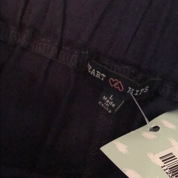 Shorts with bow belt - Picture 2 of 2